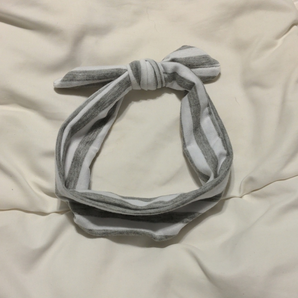 NWOT bow headband